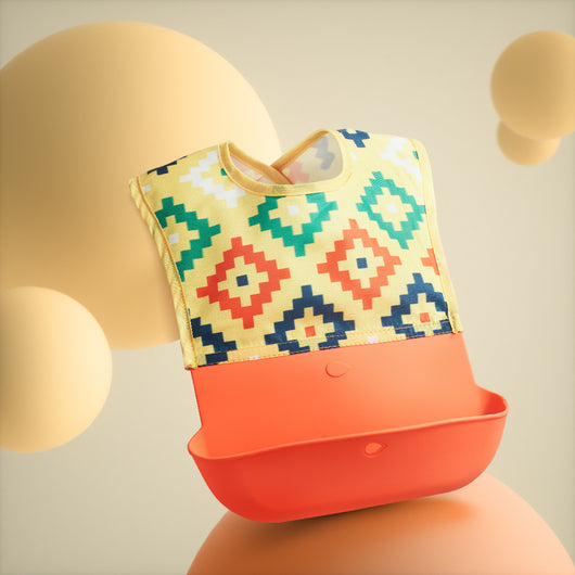 Babero Impermeable para Bebé con Bolsillo Recolector de Arroz y Silicona - Image 10