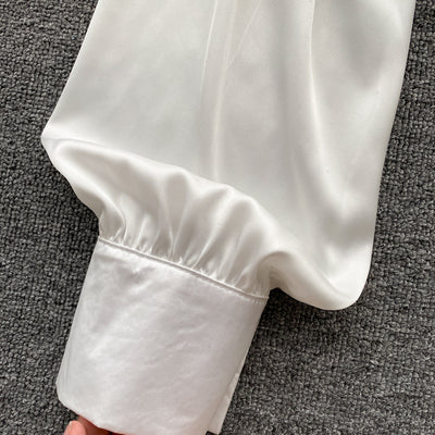 Blusa Elegante Plisada con Malla Transparente y Detalles Perlados - Image 4