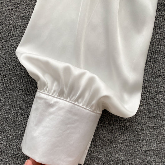Blusa Elegante Plisada con Malla Transparente y Detalles Perlados - Image 4
