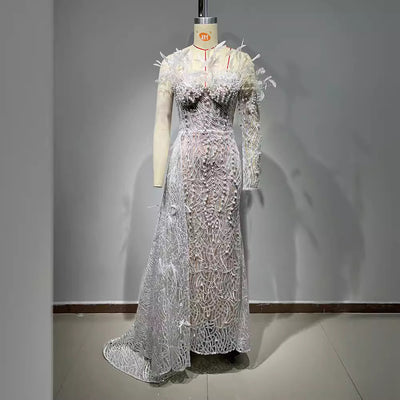 Vestido de Fiesta Elegante con Lentejuelas, Cuentas y Plumas - Image 3