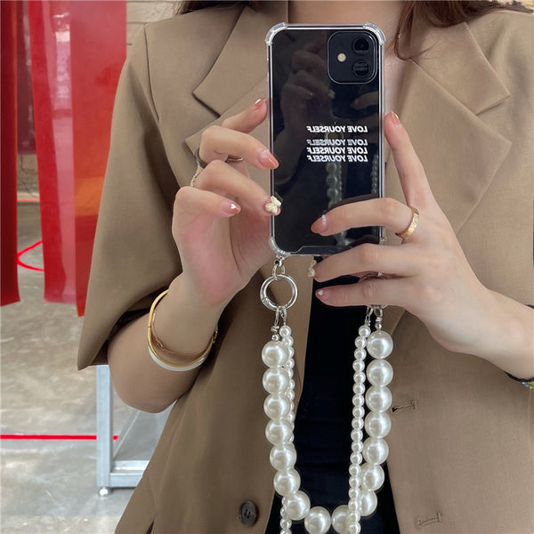 Funda para iPhone XS/XR con Cadena de Perlas Grandes - Protección Elegante