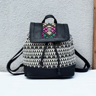 Mochila Bordada con Rayas - Image 8