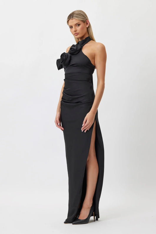 Vestido Largo Blanco con Halter Floral de Diseño Elegante - Image 38