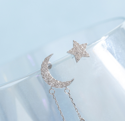 Aretes Asimétricos de Plata Esterlina con Luna, Estrella y Borla para Niña - Image 6