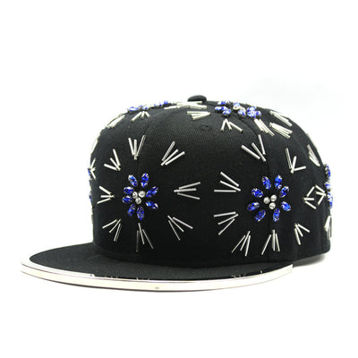 Gorra Hip Hop con Cristales Coloridos y Borde Metálico para Presentaciones - Image 10