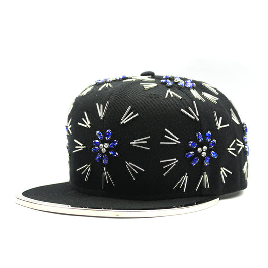 Gorra Hip Hop con Cristales Coloridos y Borde Metálico para Presentaciones - Image 10