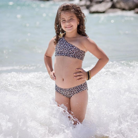 Traje de Baño Estampado Leopardo con Hombro Descubierto para Niñas - Image 19