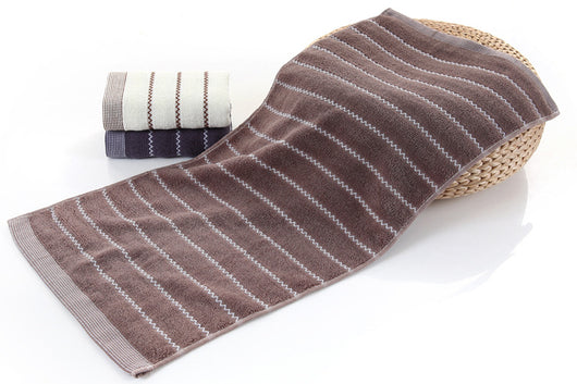 Toalla de algodón con bordado artesanal - Image 4