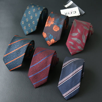 Corbata y Traje Ejecutivo a Rayas Estilo Retro - Image 4