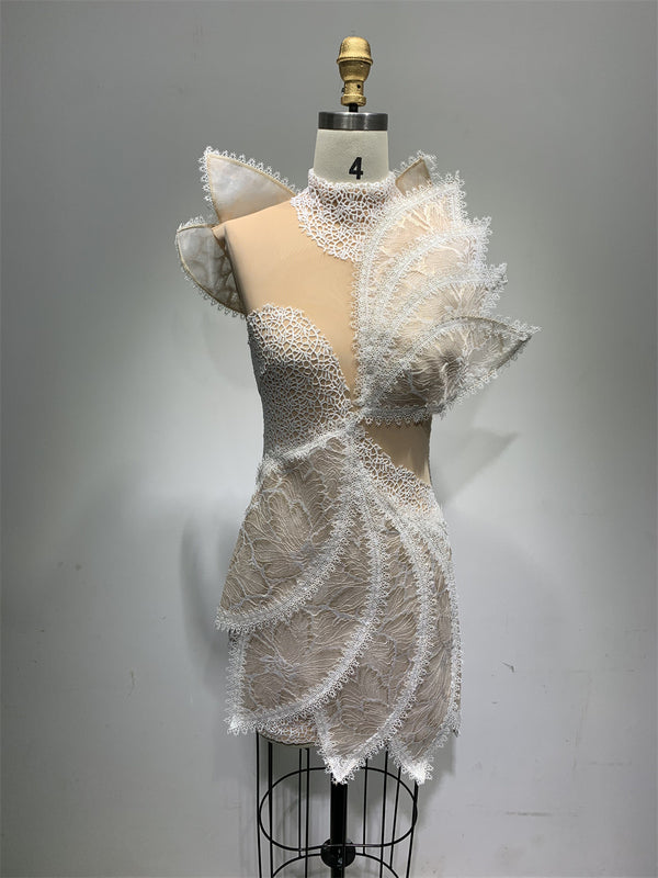 Vestido Bandage Sin Mangas con Encaje y Diseño Irregular - Image 11