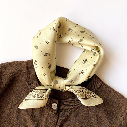 Pañuelo de Seda para Mujer - Accesorio de Moda Versátil
