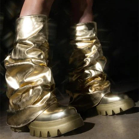 Botas Tipo Pipe de Cuero Charol con Punta Redonda - Estilo Fashion