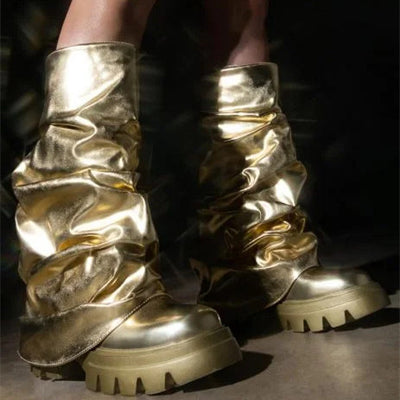 Botas Tipo Pipe de Cuero Charol con Punta Redonda - Estilo Fashion