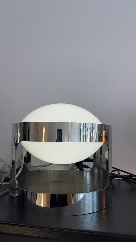 Lámpara de Mesa de Acero Inoxidable Minimalista y Elegante - Image 14
