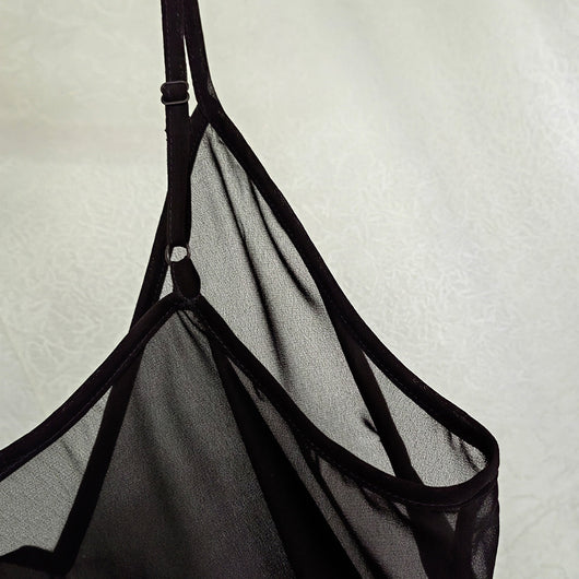 Blusa Elegante con Cuello Volante, Cordones y Mangas Farol Plisadas - Image 13