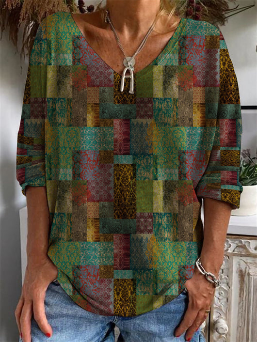 Blusa Suelta con Estampado Geométrico y Cuello en V - Image 17