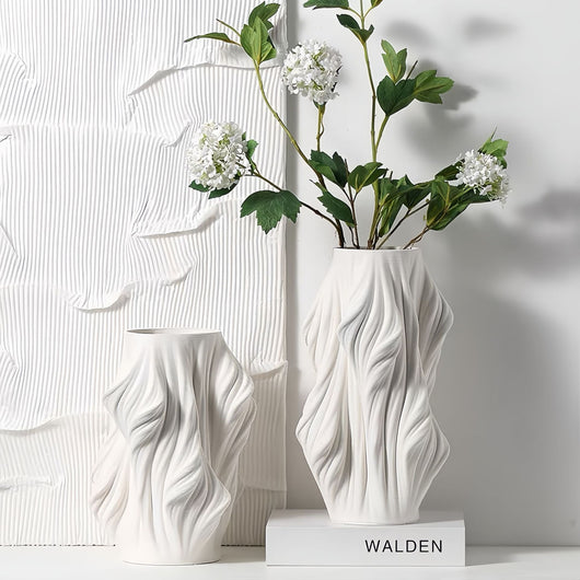 Jarrón Decorativo de Resina con Formas Geométricas Modernas