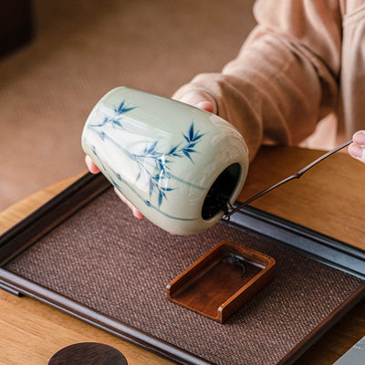 Frasco de Té Grande de Bambú Pintado a Mano con Detalles en Gris y Madera - Image 2