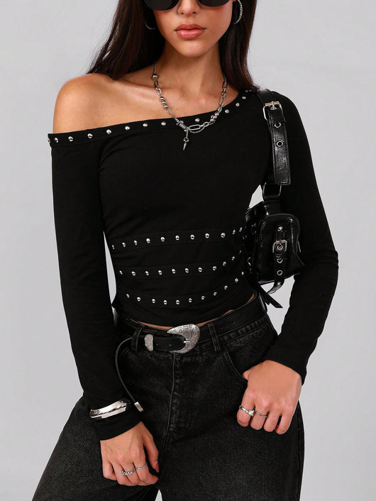 Camiseta Slim Fit con Cuello Oblicuo y Cinta Metálica Decorativa - Image 6
