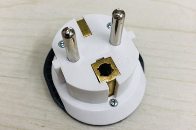 Adaptador de Enchufe Europeo 48MM para Viajes Internacionales - Image 6