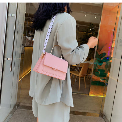 Bolso Mensajero Trendy con Cadena - Bolsa de Hombro Texturizada Elegante - Image 11