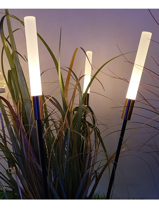 Lámpara Solar LED para Jardín con Enchufe - Image 24