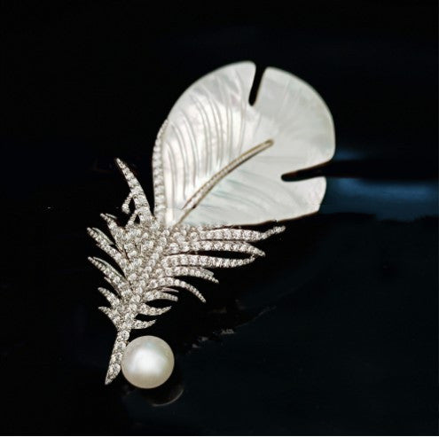 Broche de Perlas de Agua Dulce Naturales con Concha de Lujo - Image 6
