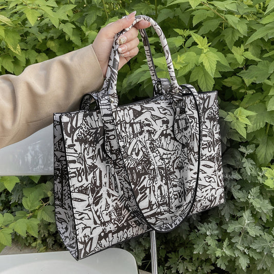 Bolsa Commuter Big Bag OL con Diseño Graffiti - Estilo Urbano - Image 2
