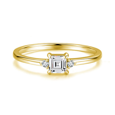 Anillo de Plata Esterlina con Circonita Cuadrada y Detalles Dulces - Image 4