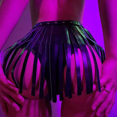 Falda Negra de Cuero con Flecos y Cinturón - Image 9