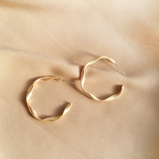 Aretes Geométricos de Temperamento - Diseño Moderno y Personalidad - Image 2