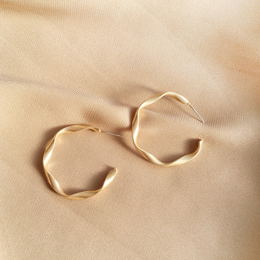 Aretes Geométricos de Temperamento - Diseño Moderno y Personalidad - Image 2