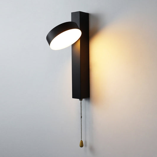 Aplique Minimalista Blanco y Negro para Pasillos y Espacios Modernos