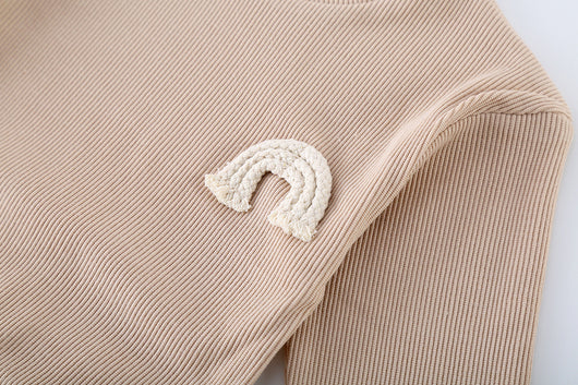 Suéter Cuello Redondo con Bordado Arcoíris Manga Larga - Image 11