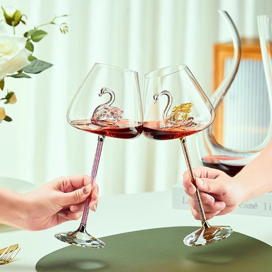 Copa de Vino Tinto Cisne Transparente Estilo Minimalista