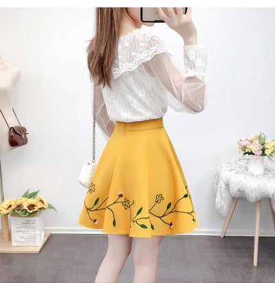 Conjunto Elegante: Blusa de Encaje Transparente con Falda Tutú Bordada - Image 13