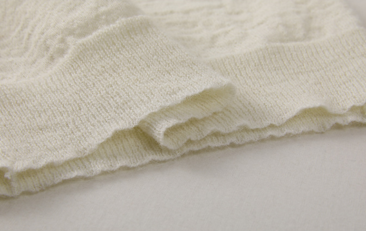 Blusa Tejida con Tirantes Finos de Encaje y Escote V - Image 17