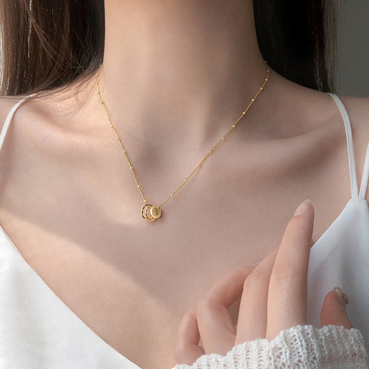 Collar de Oro con Tres Anillos - Regalo Perfecto para tu Novia - Image 9