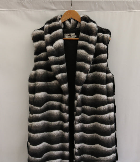 Chaleco Talla Grande con Solapa Ancha y Estampado Cebra - Image 10