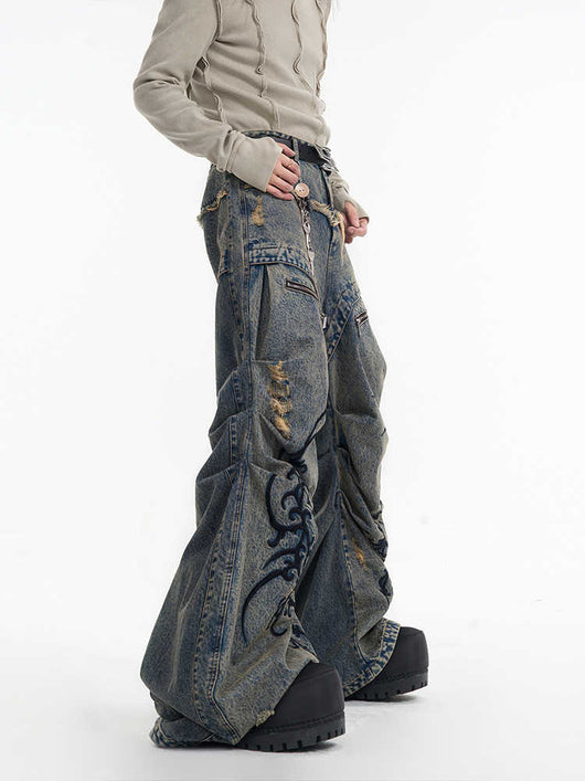Jeans Vintage Desgastado con Cremallera y Bordados Plisados - Image 10