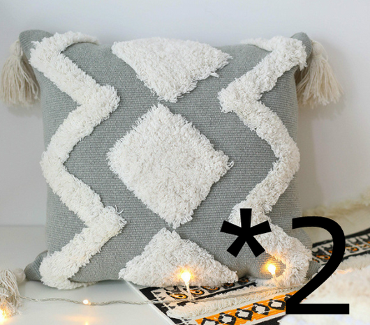Cojín Decorativo Geométrico Marroquí 45x45cm Negro y Blanco con Borlas - Image 3