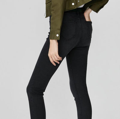 Jeans Skinny Negros de Algodón Elástico para Mujer - Image 10