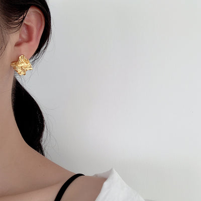 Aretes de Textura Plisada con Diseño Minimalista - Image 11