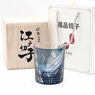 Vaso de Whiskey Edo Kiriko Pino y Grúa - Artesanía Japonesa - Image 4