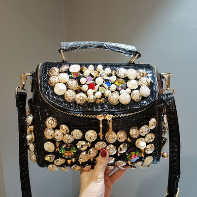 Bolso de Hombro Elegante con Remaches y Cristales Brillantes - Image 6