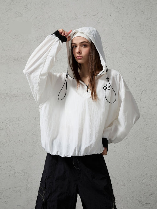 Chamarra Deportiva Minimalista con Protección Solar y Capucha - Image 7
