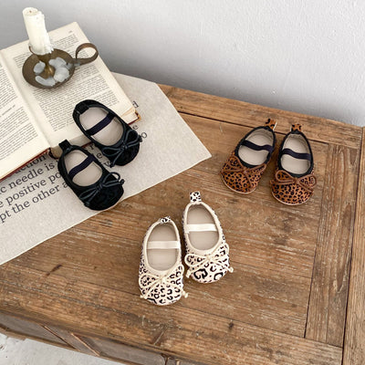 Zapatos Suaves para Bebé Niña Primavera Otoño con Moño Mariposa y Estampado Leopardo - Image 2