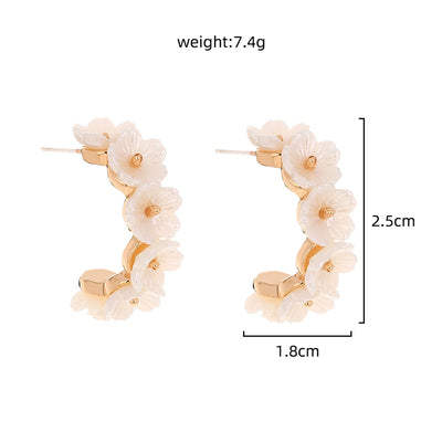 Aretes de Flores Resina Blanca - Diseño Elegante Tipo C - Image 5
