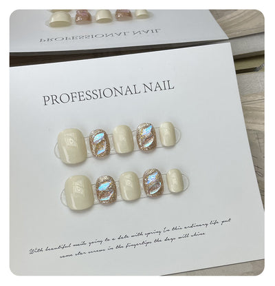 Uñas de Gel Blanco Aurora con Destello de Diamante - Acabado Profesional Hecho a Mano - Image 3