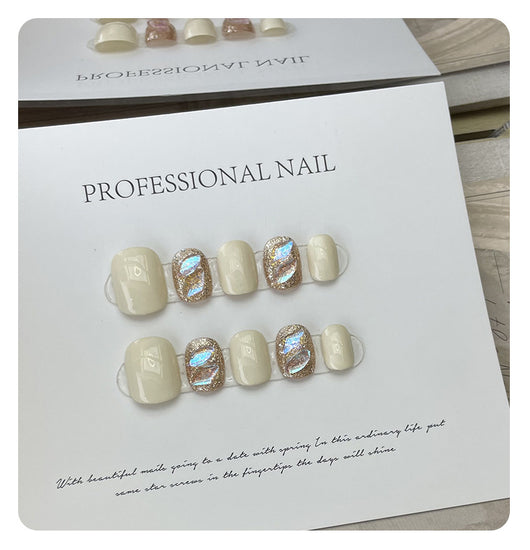 Uñas de Gel Blanco Aurora con Destello de Diamante - Acabado Profesional Hecho a Mano - Image 3